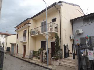 Casa indipendente in vendita a san giorgio del sannio vico pozzetto, 34