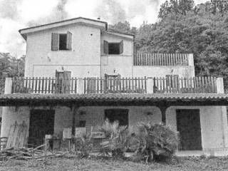 Albergo all'asta a carassai contrada sabbione, 63063 carassai ap, italia