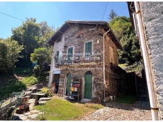 Casa indipendente in vendita a caprezzo via verazzi, 28