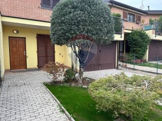 Villa a schiera in vendita a gerenzano via per rovello, 100h