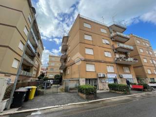 Garage in vendita a terracina viale europa, 167