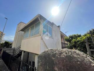 Casa indipendente in vendita a reggio di calabria via s. cristoforo, 35