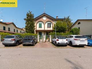 Villa bifamiliare in vendita a correggio via gildaldo bassi