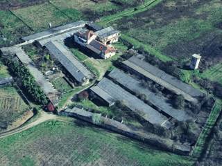 Intero stabile all'asta a vigevano strada fogliano san marco, 40