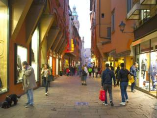 Bar in vendita a bologna via massimo d'azeglio