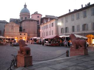 Centro estetico/solarium/benessere in affitto a reggio nell'emilia via emilia santo stefano, 1e