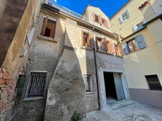 Casa indipendente in vendita a chioggia fondamenta canal lomabardo, 3126