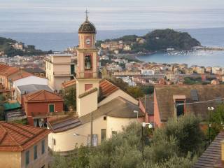 Villa bifamiliare in vendita a sestri levante località san bernardo