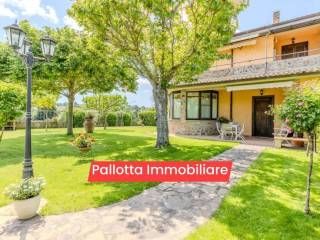 Villa bifamiliare in vendita a capodimonte sant'antonio