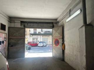 Garage in vendita a napoli via paolo castaldi e luigi sequino, 59