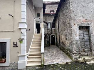 Casa indipendente in vendita a pescasseroli via valle del fiume