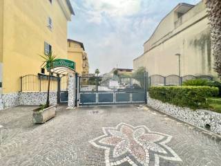 Garage in affitto a marano di napoli via antonio de curtis, 18