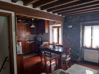 Casa indipendente in vendita a castelnovo ne' monti via franceschini