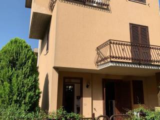 Villa a schiera in in vendita da privato a chiusi via hele, 37