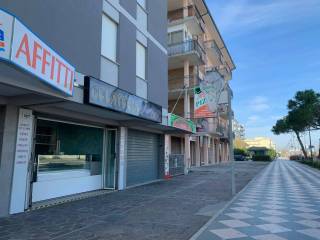 Gelateria in in vendita da privato a cesenatico viale giosuè carducci, 302b