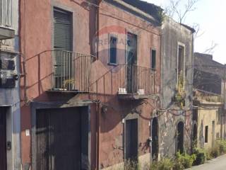 Casa indipendente in vendita ad acireale via nazionale guardia, 97