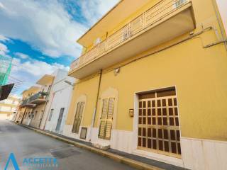 Casa indipendente in vendita a taranto via giuseppe garibaldi, 15