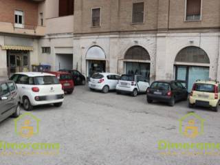 Negozio all'asta a spoleto via flaminia n. 33 ,