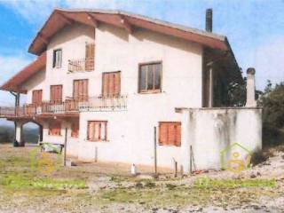 Villa all'asta a collazzone via colle della mandola ,