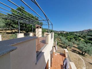 Villa in vendita a lugnano in teverina viale della rimembranza