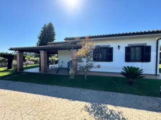 Villa in vendita a cisterna di latina via john fitzgerald kennedy