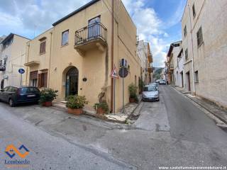 Casa indipendente in vendita a castellammare del golfo via francesco crispi