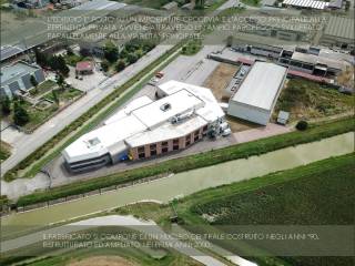 Capannone industriale in vendita a cento via bondenese, 31