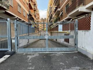 Garage in vendita a roma via melanesia, 11