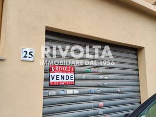 Garage in vendita a roma via guglielmo sirleto