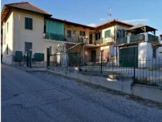 Garage in vendita a santa vittoria d'alba via beppe fenoglio, 1