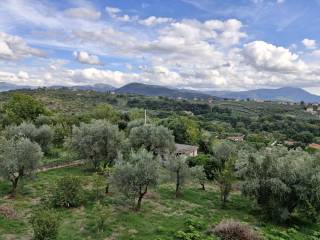 Villa in vendita a fara in sabina via di campo maggiore