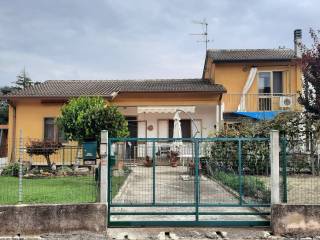 Villa bifamiliare in vendita a polesella via don giovanni minzoni, 360/e