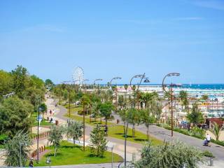 Hotel in vendita a riccione viale amerigo vespucci