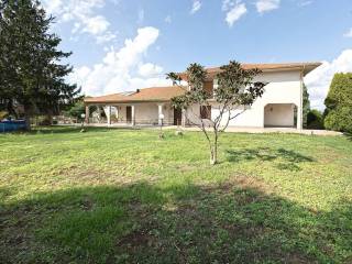 Villa in vendita a fabrica di roma strada pian del trullo