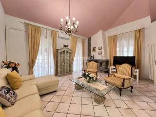 Villa bifamiliare in affitto a viareggio via aurelia sud