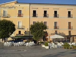 Intero stabile in vendita a cetraro piazza del popolo