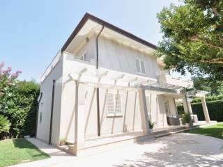 Villa in affitto a forte dei marmi 