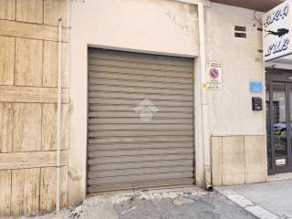 Garage in vendita a taranto via cosenza, 1