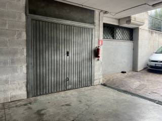 Garage in vendita a roma via alfonso alberghetti, 82