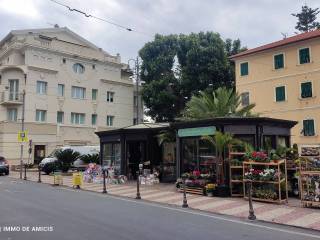 Negozio in vendita a bordighera 