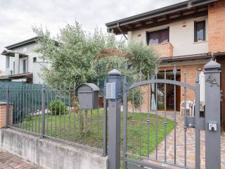 Villa a schiera in vendita a brescello via pascal, 4a