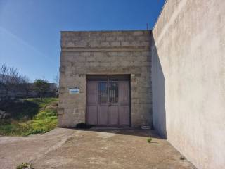 Garage in vendita a corigliano d'otranto via puccini, 58