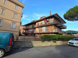 Garage in vendita a roma via fosso del poggio