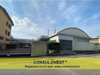 Capannone industriale all'asta a muggiò via varese, 13