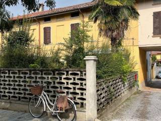 Casa indipendente in vendita a san fiorano via giorgio pallavicino