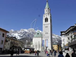 Negozio in affitto a cortina d'ampezzo via cesare battisti