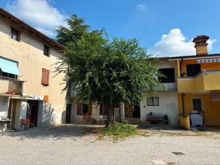 Villa in vendita a capriva del friuli piazza vittoria