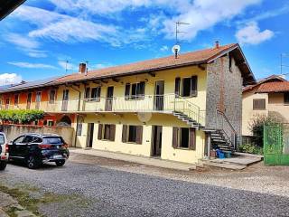 Casa indipendente in vendita ad angera via sant'ambrogio, 2