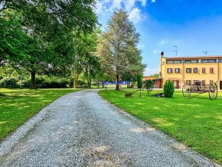 Villa bifamiliare in vendita ad abano terme via pezzolo ferro