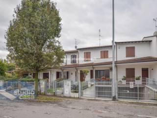 Villa a schiera in vendita a san martino in strada via giorgio amendola,8